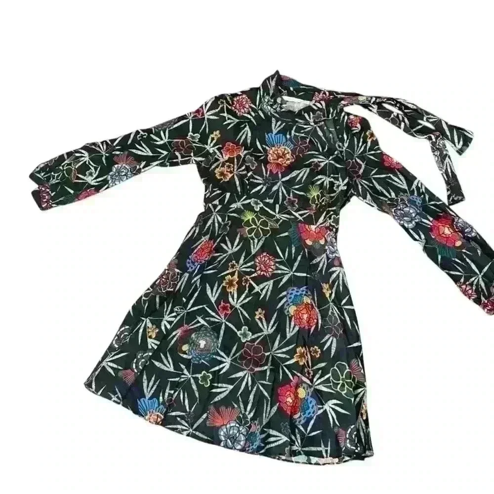 Beautiful & Other Stories Black Floral Dress. Tie neck, side zipper size US 8